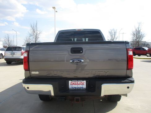 Used 2014 Ford F250 Lariat w/ Chrome Package AWD/4WD image 4