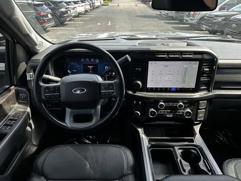 Used 2023 Ford F250 Lariat w/ Lariat Ultimate Package AWD/4WD image 13