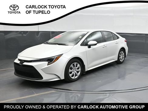 Used 2026 Toyota Corolla LE FWD image 1