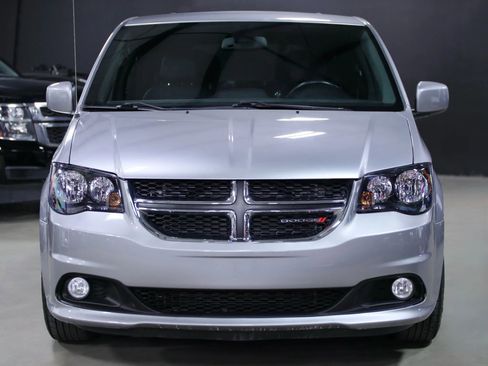 Used 2019 Dodge Grand Caravan GT image 4