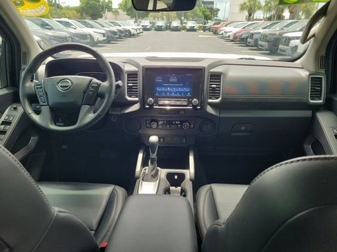 Used 2024 Nissan Frontier SL w/ Technology Package RWD image 2