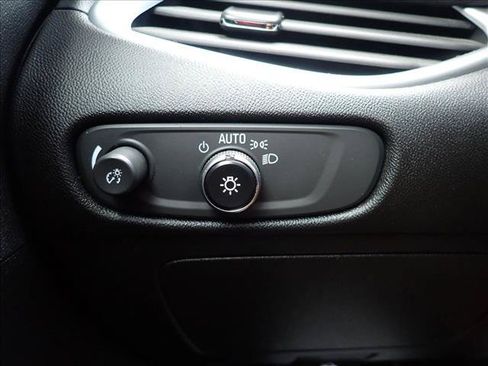 Used 2022 Chevrolet Malibu LT FWD image 23