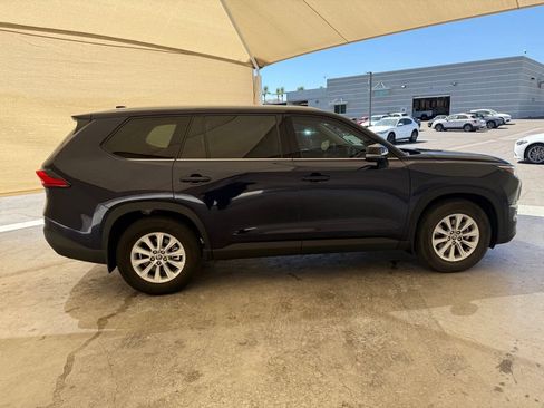 Used 2024 Toyota Grand Highlander FWD image 11