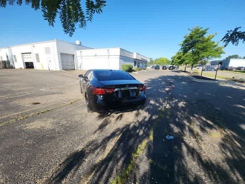 Used 2017 Nissan Maxima Platinum FWD image 20