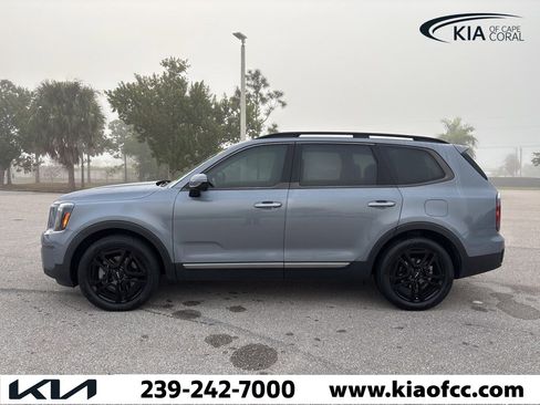 Certified 2023 Kia Telluride SX X-Line image 3