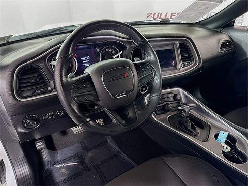 Used 2022 Dodge Challenger R/T image 9