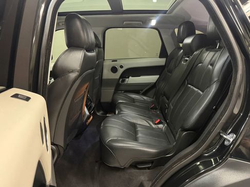 Used 2016 Land Rover Range Rover Sport HSE image 18