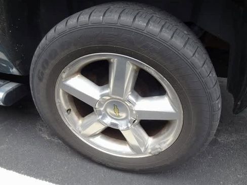 Used 2012 Chevrolet Avalanche LT w/ All-Star Edition image 17