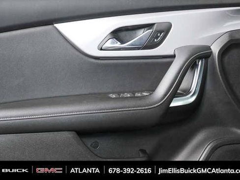 Used 2025 Chevrolet Blazer LT FWD image 6