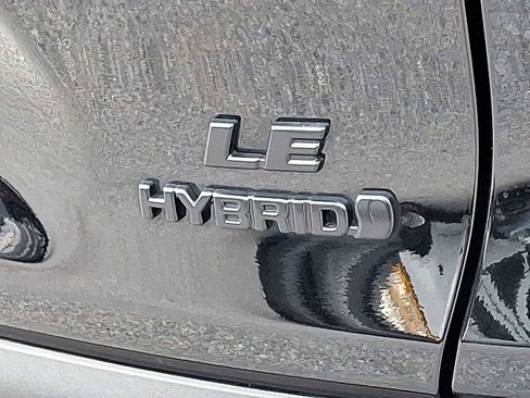 Used 2022 Toyota RAV4 LE image 30