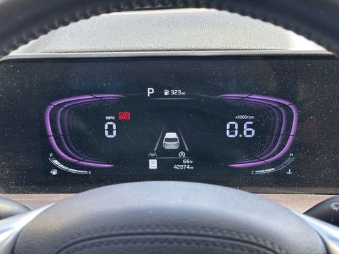 Used 2023 Kia Telluride S image 28