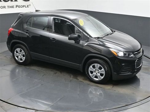 Used 2019 Chevrolet Trax LS image 37