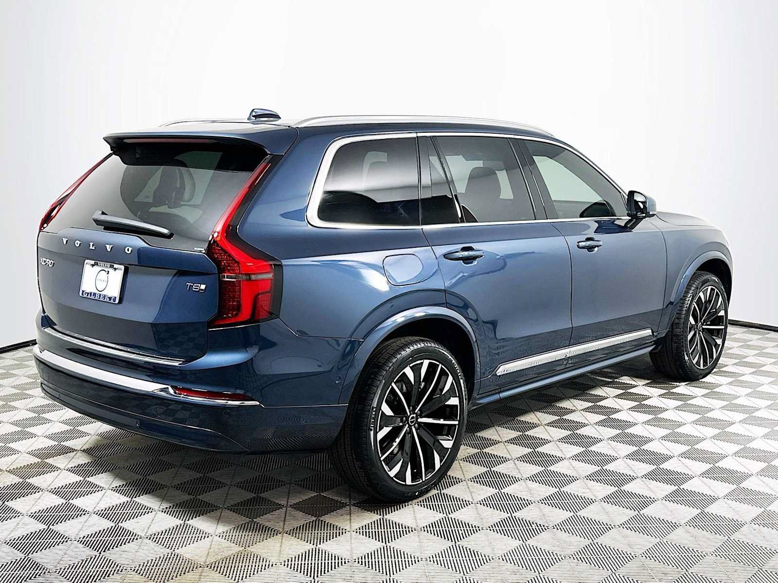 New 2026 Volvo XC90 T8 Plus w/ Protection Package Premier AWD/4WD image 7