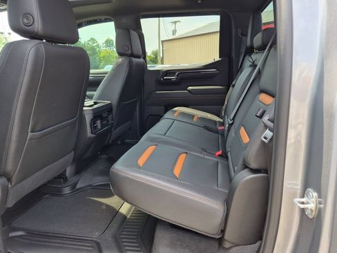 Used 2024 GMC Sierra 1500 AT4 w/ Technology Package AWD/4WD image 22