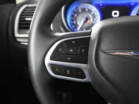 Used 2022 Chrysler 300 Touring w/ Sport Appearance Package image 34