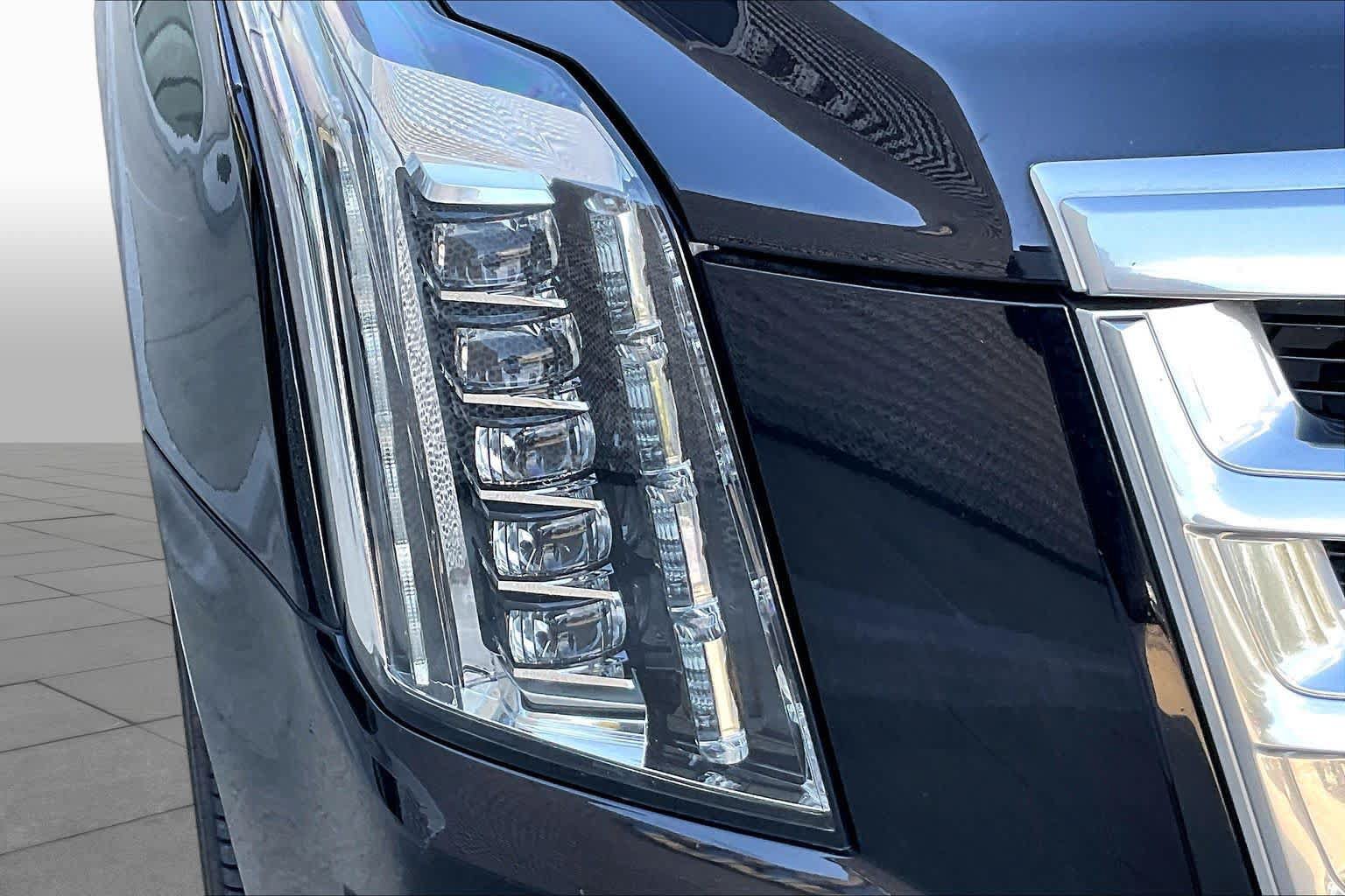 Used 2015 Cadillac Escalade Premium AWD/4WD image 28