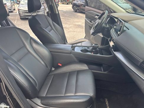 Used 2021 Nissan Rogue SV w/ Premium Package FWD image 44