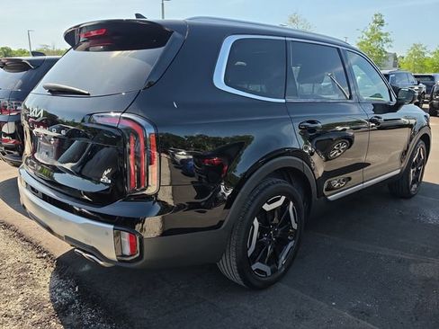 Used 2023 Kia Telluride EX w/ EX Captain's Chair Package AWD/4WD image 4