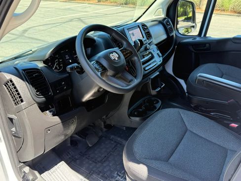 Used 2023 RAM ProMaster 2500 w/ Safety Group FWD image 12