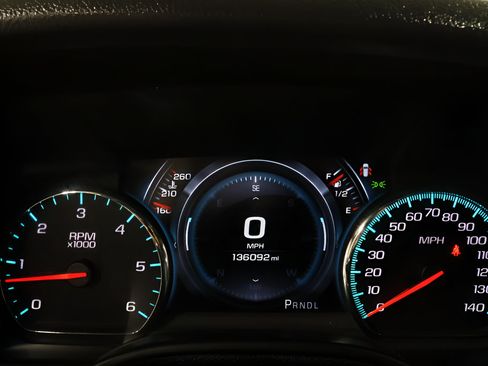 Used 2018 Chevrolet Suburban Premier AWD/4WD image 16