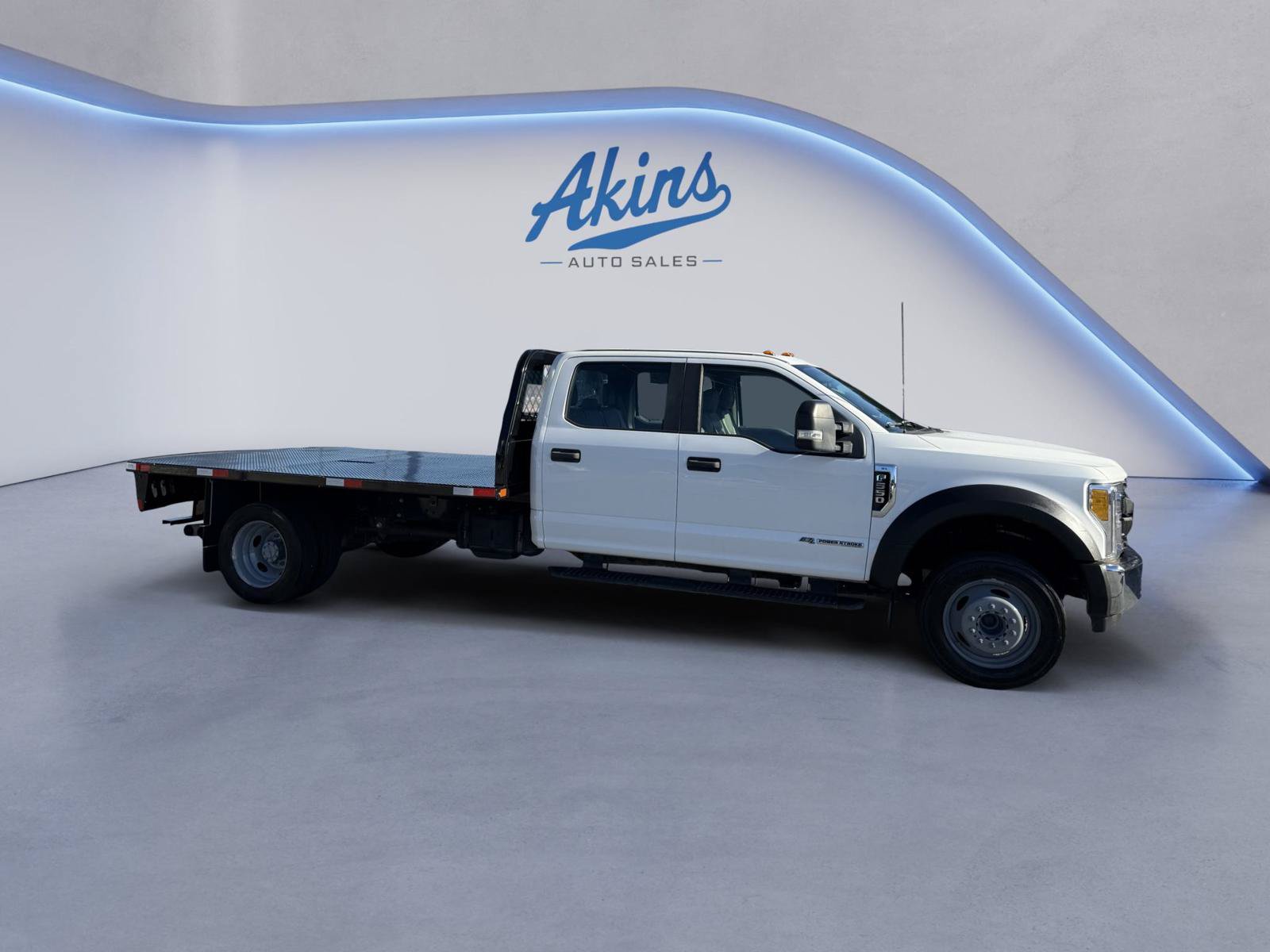 Used 2017 Ford F550 2WD Crew Cab Super Duty w/ Power Equipment Group image 5