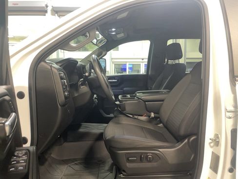 Used 2022 Chevrolet Silverado 2500 Custom w/ Custom Value Package image 6