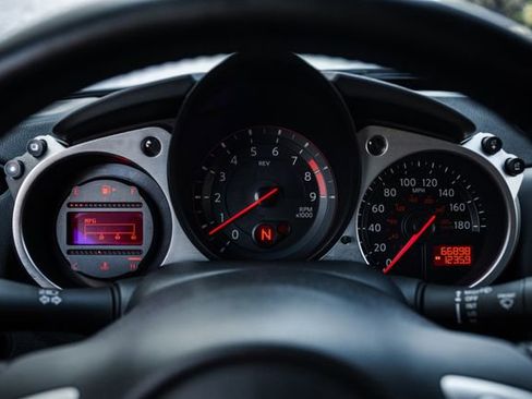 Used 2014 Nissan 370Z Coupe w/ Sport Package image 7