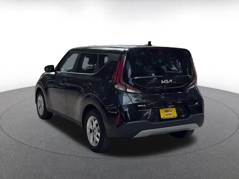 Used 2025 Kia Soul LX w/ LX Technology Package FWD image 12