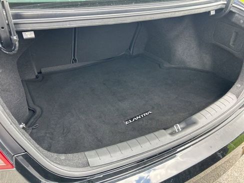 Used 2019 Hyundai Elantra SEL w/ Cargo Package FWD image 9
