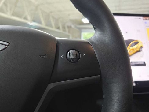 Used 2023 Tesla Model Y Long Range AWD/4WD image 31