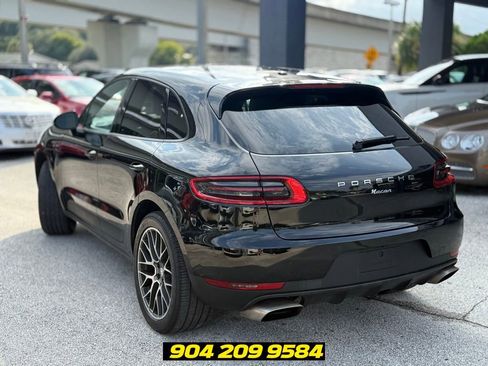 Used 2018 Porsche Macan AWD/4WD image 3