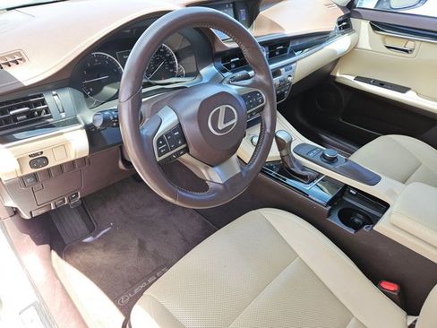 Used 2017 Lexus ES 350 w/ Accessory Package 2 FWD image 9