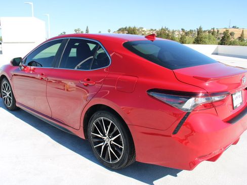 Certified 2023 Toyota Camry SE image 5