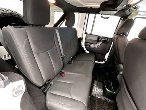 Used 2018 Jeep Wrangler Unlimited Sport S image 18