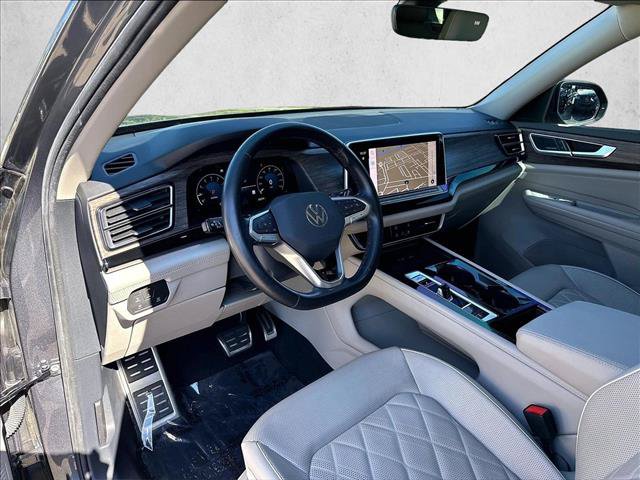 Used 2024 Volkswagen Atlas SEL Premium R-Line AWD/4WD image 13