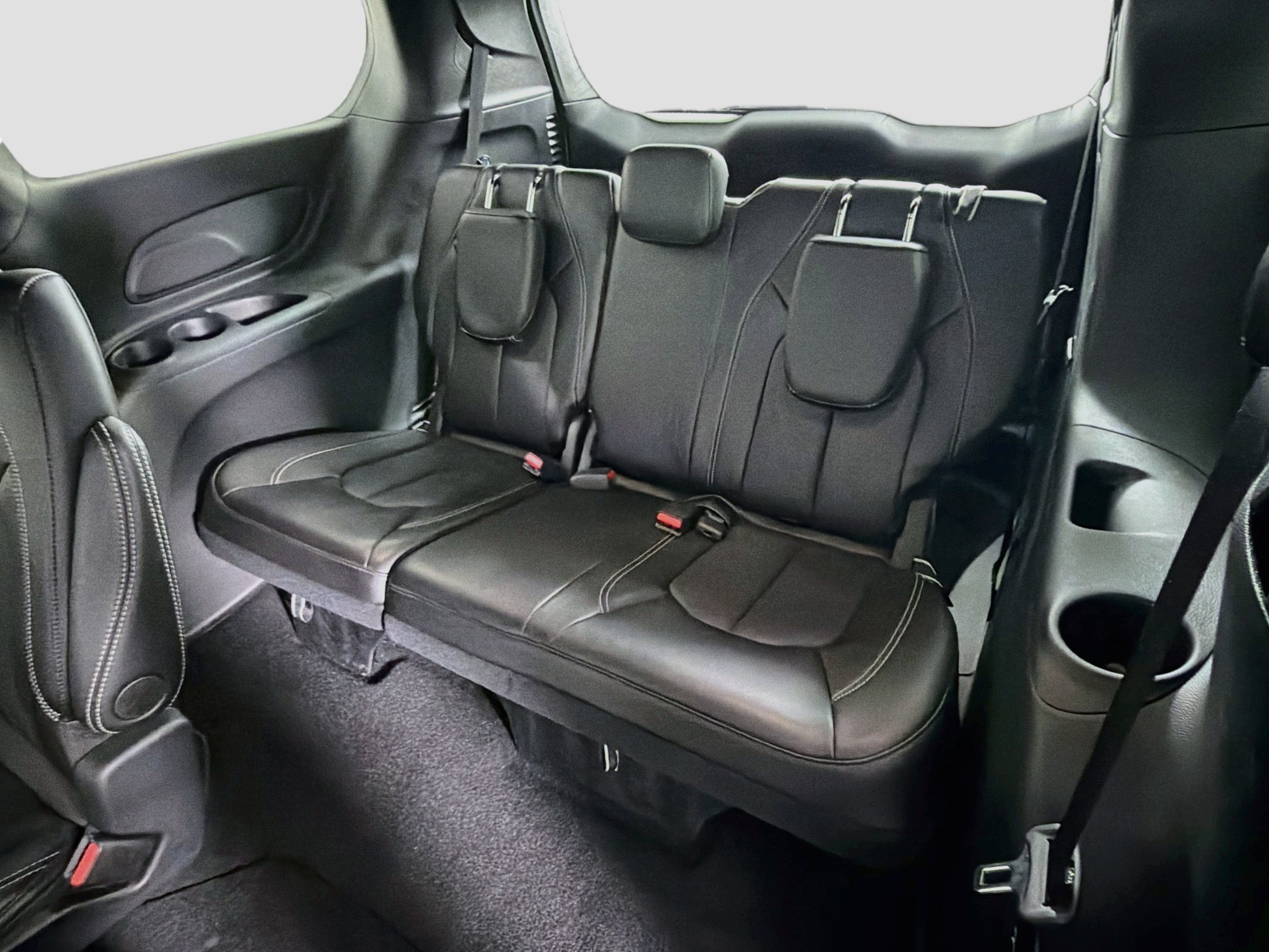 Used 2025 Chrysler Pacifica Select FWD image 29