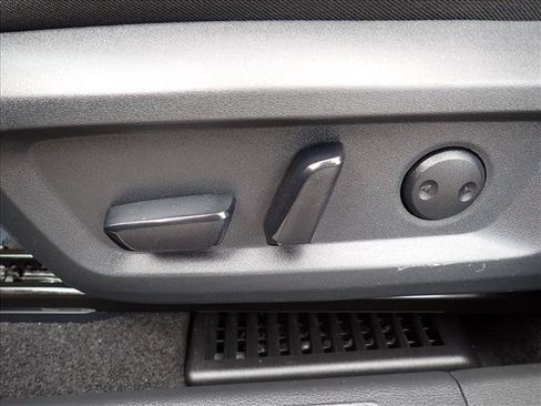 Used 2022 Nissan Rogue SV AWD/4WD image 12