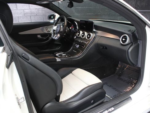 Used 2020 Mercedes-Benz C 63 AMG S w/ Multimedia Package image 33