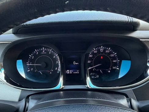 Used 2013 Toyota Avalon XLE FWD image 16