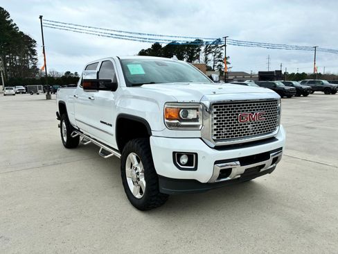 Used 2016 GMC Sierra 2500 Denali w/ Duramax Plus Package image 4