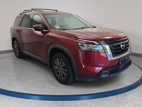 Certified 2022 Nissan Pathfinder SV FWD image 3