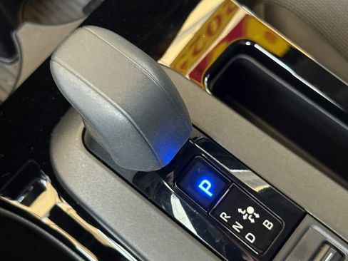 Certified 2025 Toyota Prius LE image 24