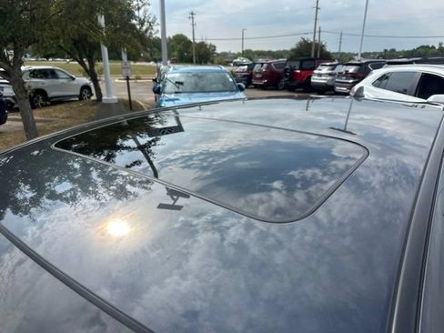 Used 2019 Honda CR-V EX-L image 10