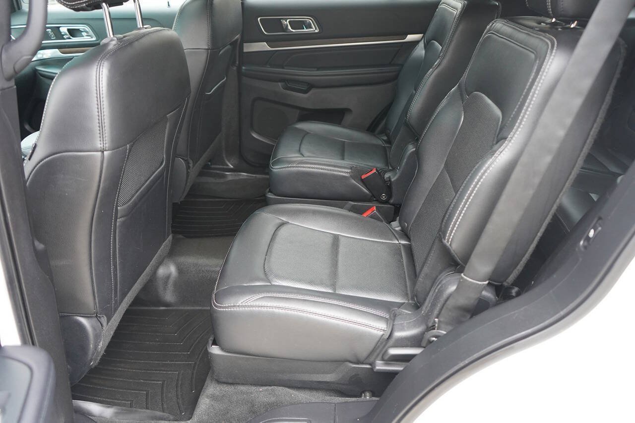 Used 2016 Ford Explorer Limited w/ Equipment Group 301A AWD/4WD image 15