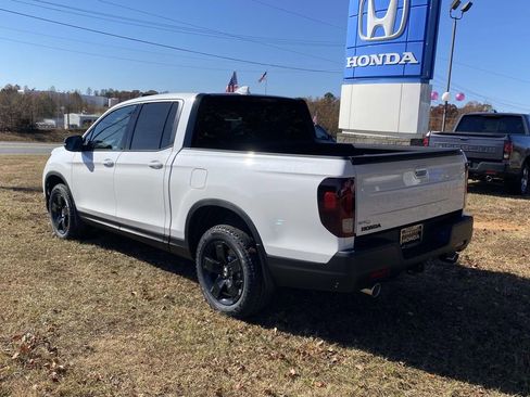 New 2026 Honda Ridgeline Black Edition image 3