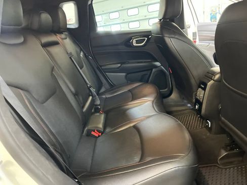 Used 2025 Jeep Compass Trailhawk AWD/4WD image 27