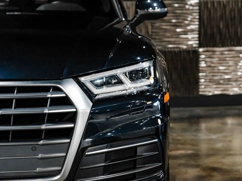 Used 2018 Audi Q5 2.0T Premium Plus w/ Premium Plus Package AWD/4WD image 50