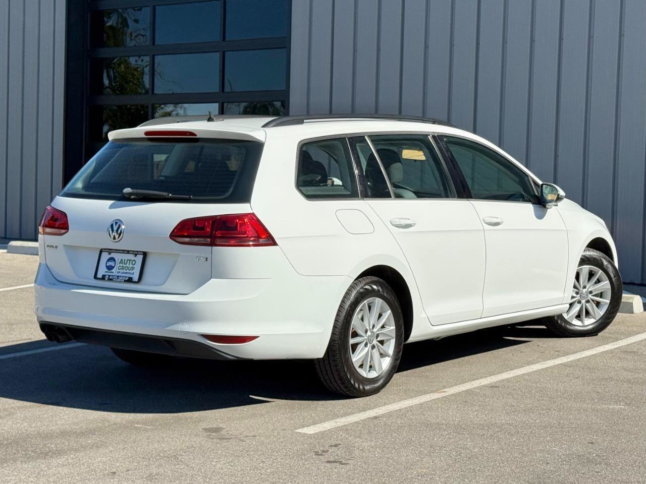 Used 2016 Volkswagen Golf S FWD image 5