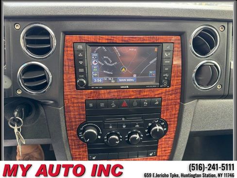 Used 2009 Jeep Commander Limited image 18