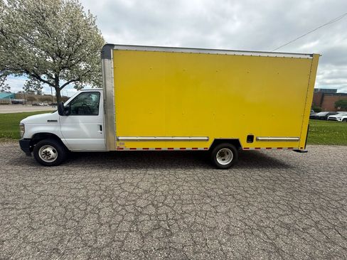 Used 2023 Ford E-350 and Econoline 350 Super Duty w/ Driver's Safety Package RWD image 1
